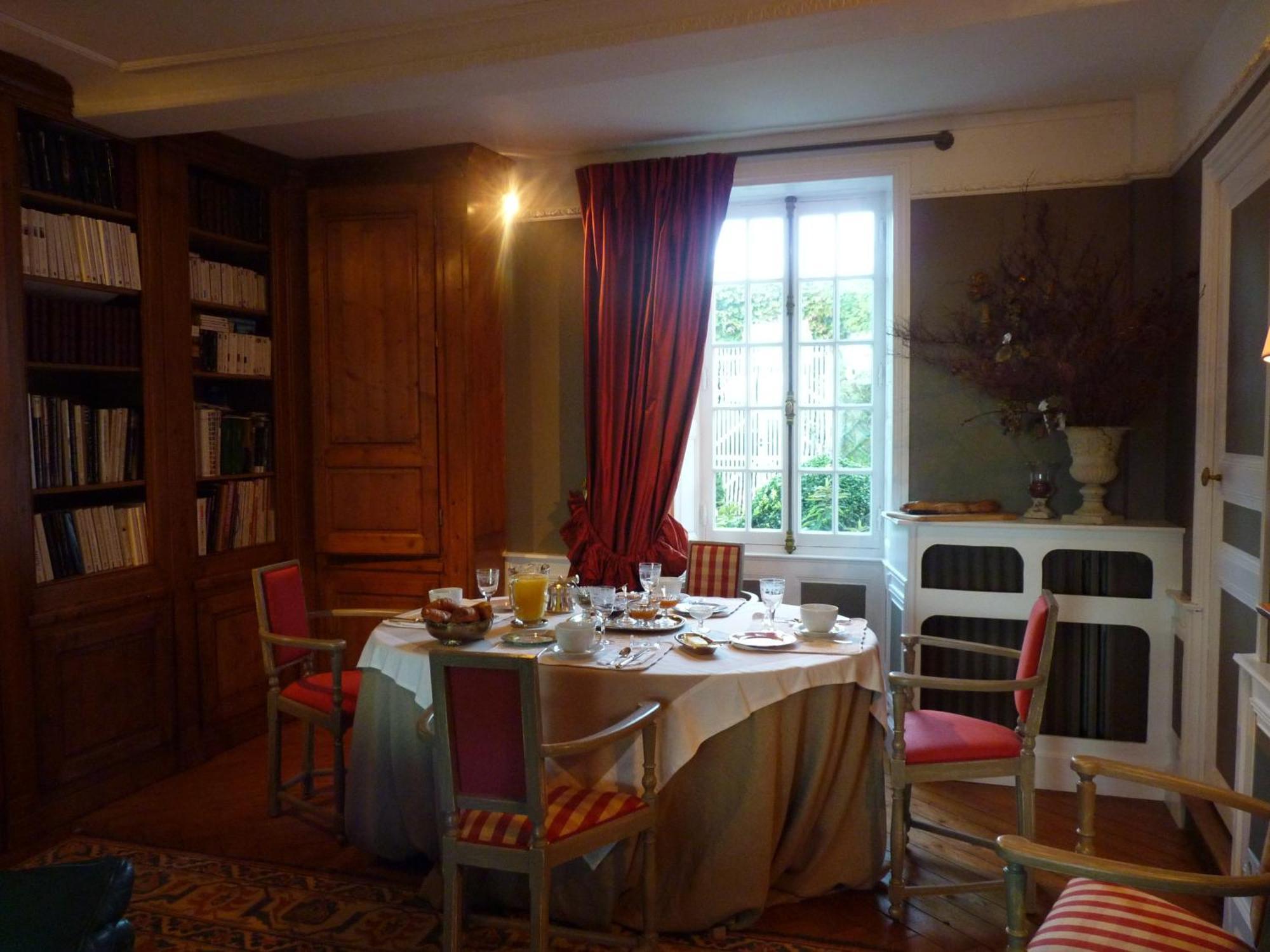 Chambres D'Hotes Le Petit Sully Sully  Exterior photo