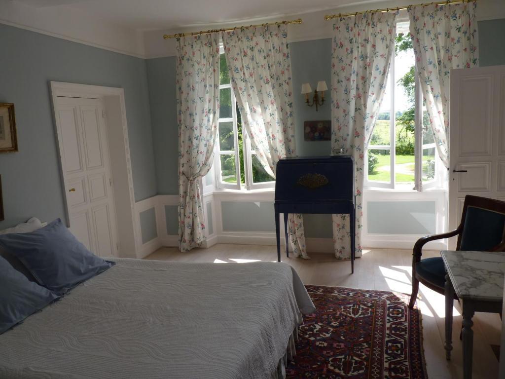 Chambres D'Hotes Le Petit Sully Sully  Room photo